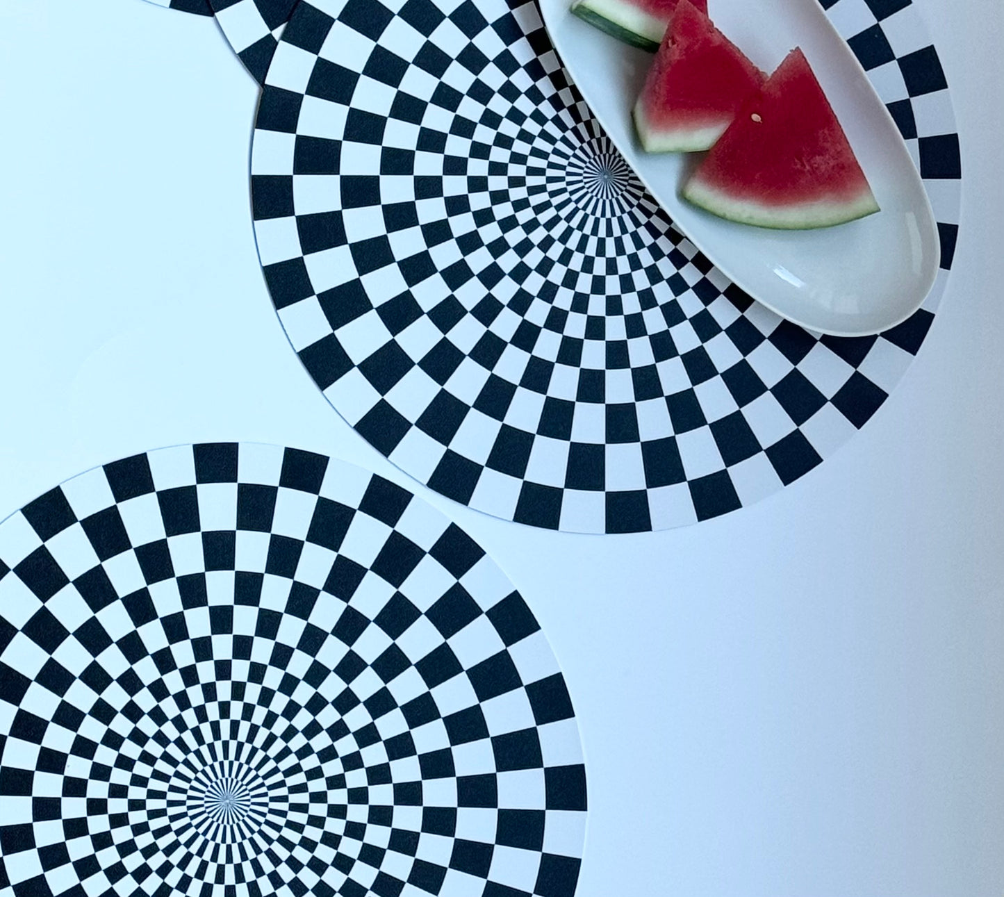 Black & White Checkered 15'' Round Wipeable Placemats, Set of 4
